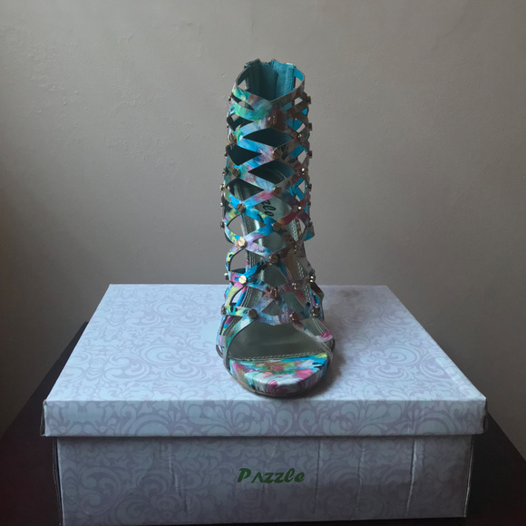 Shoes - Picture 2 of 4